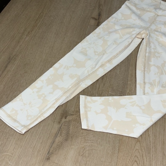 aerie offline ribbed floral legging 7/8 - Picture 6 of 10